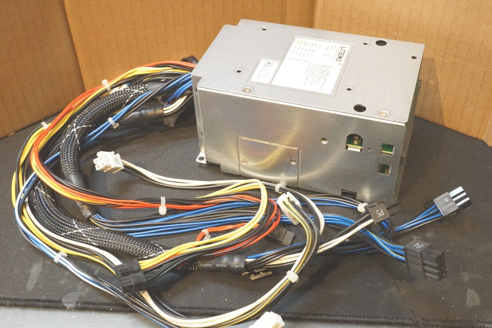 Unidad de distribución de energía 020T0X Precision R7610