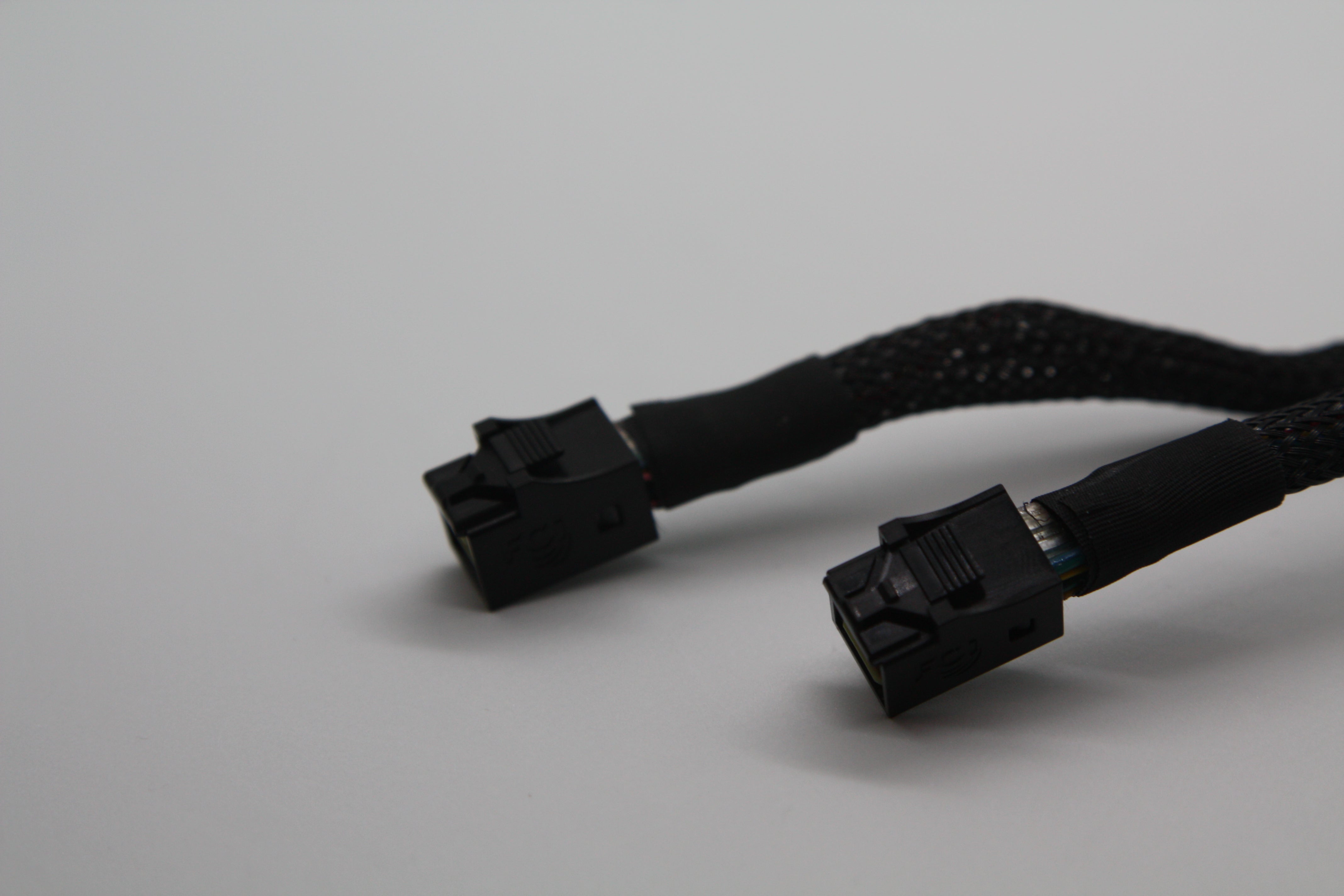 Amphenol FCI 10122527-2060LF Internal MINI-SAS HD CABLES, Two Straight Head
