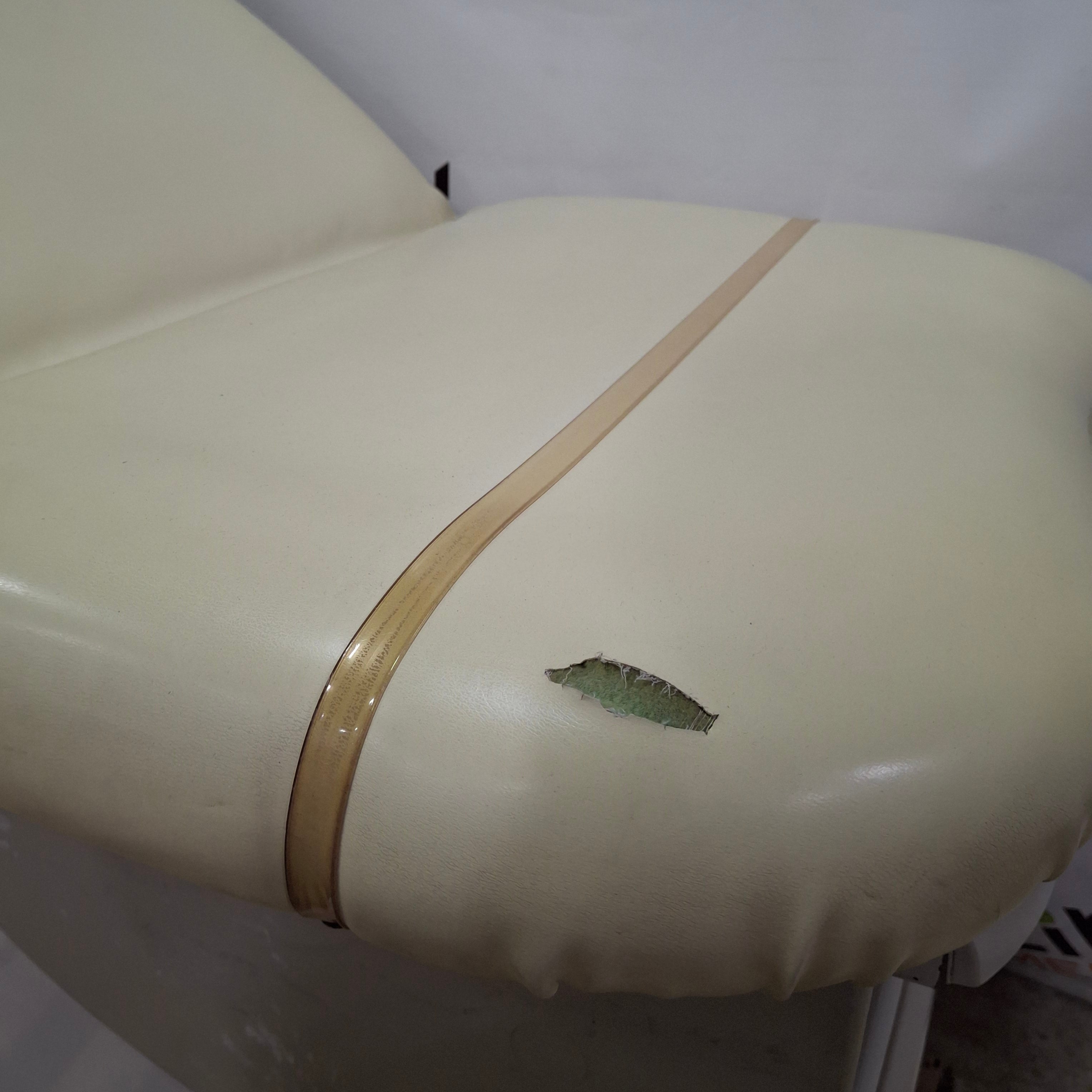 Midmark 604 Manual Examination Table