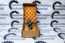 Carregar imagem no visualizador da galeria, Foxboro P0916CP FCM10EF Communication Module NSNB
