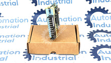 Carregar imagem no visualizador da galeria, HE45C-ADC-88 By Reliance Electric Input Card Board
